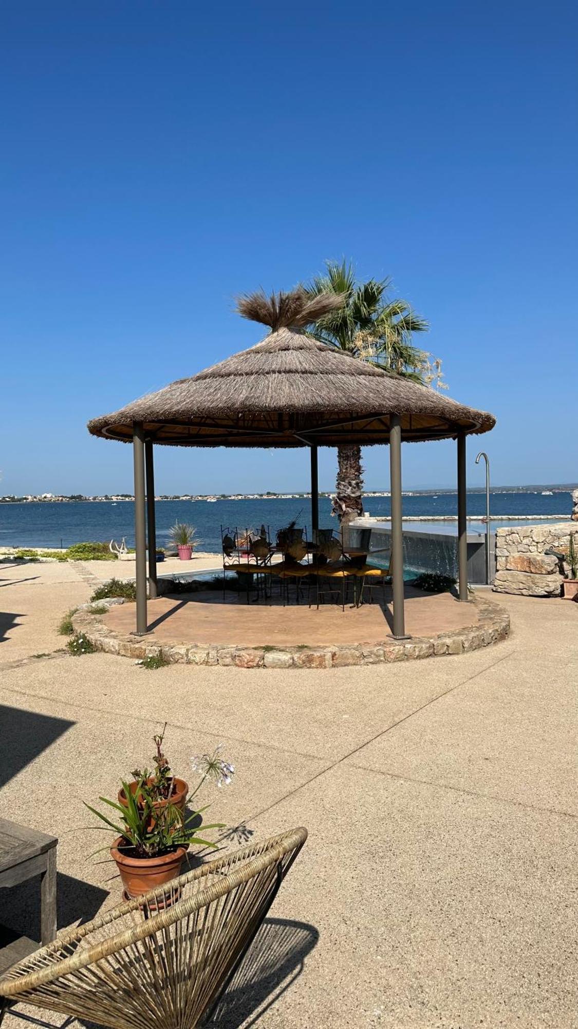 Les Pieds Dans L'Eau Bed & Breakfast Sete Bagian luar foto