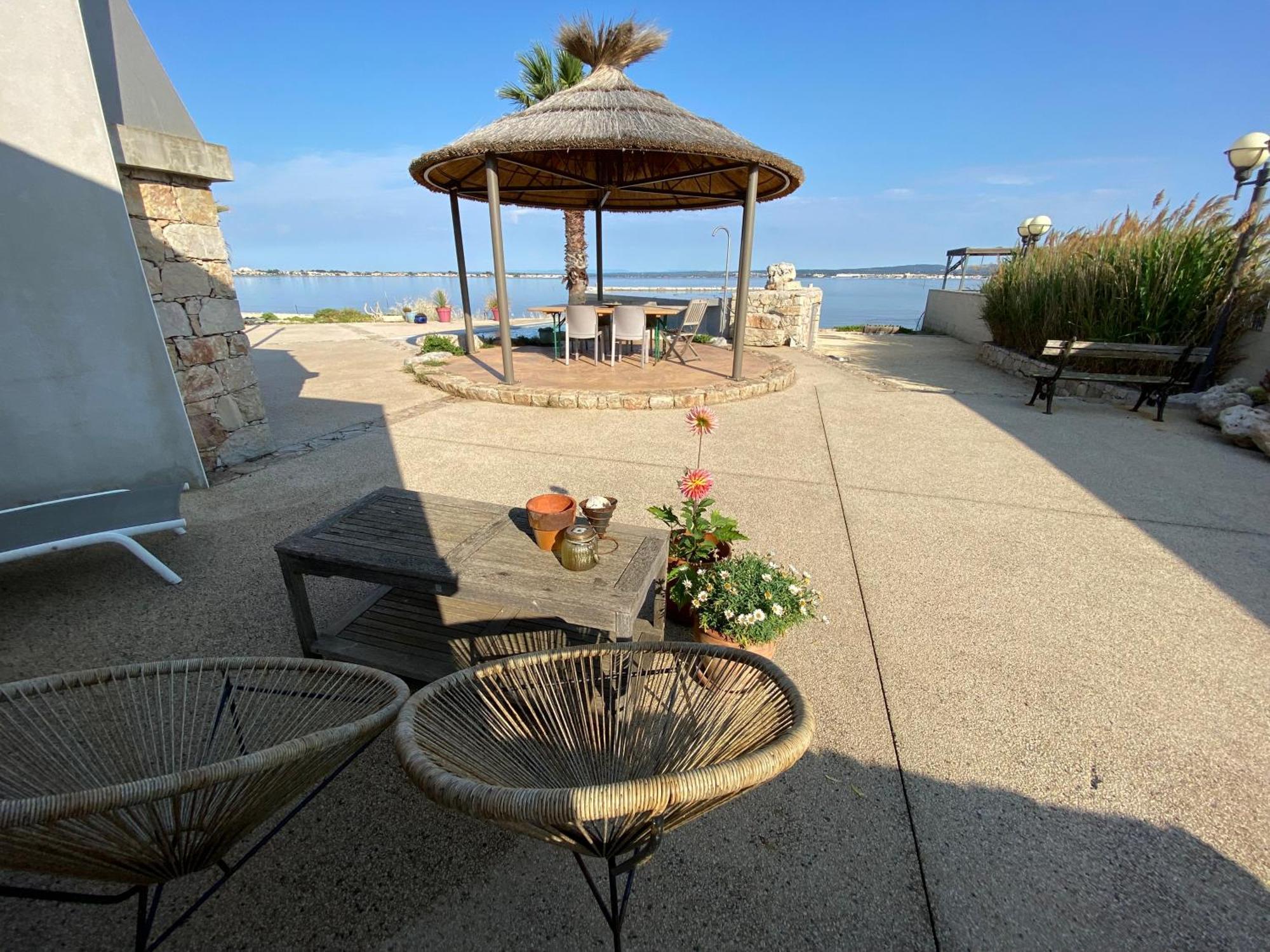 Les Pieds Dans L'Eau Bed & Breakfast Sete Bagian luar foto