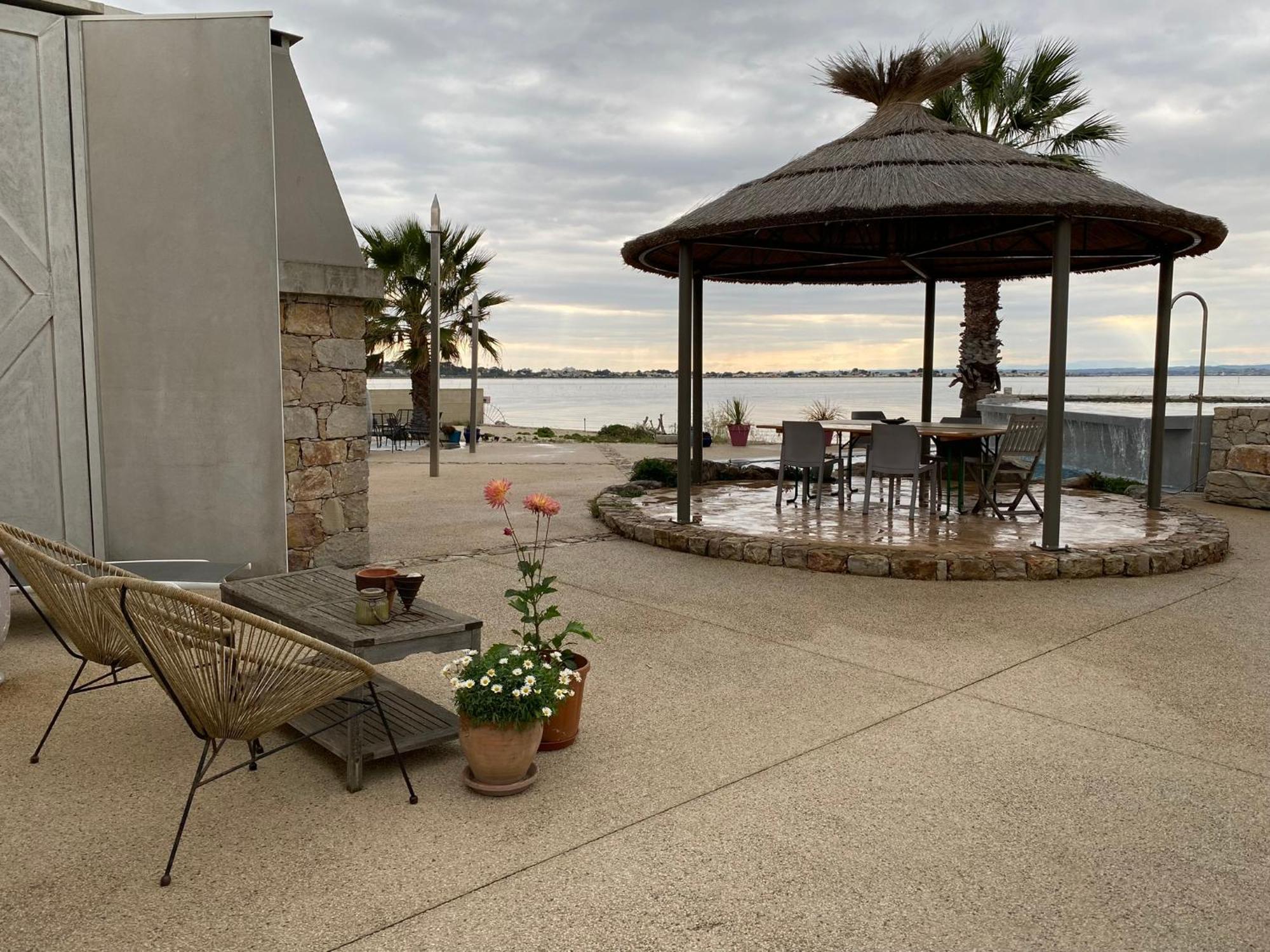 Les Pieds Dans L'Eau Bed & Breakfast Sete Bagian luar foto