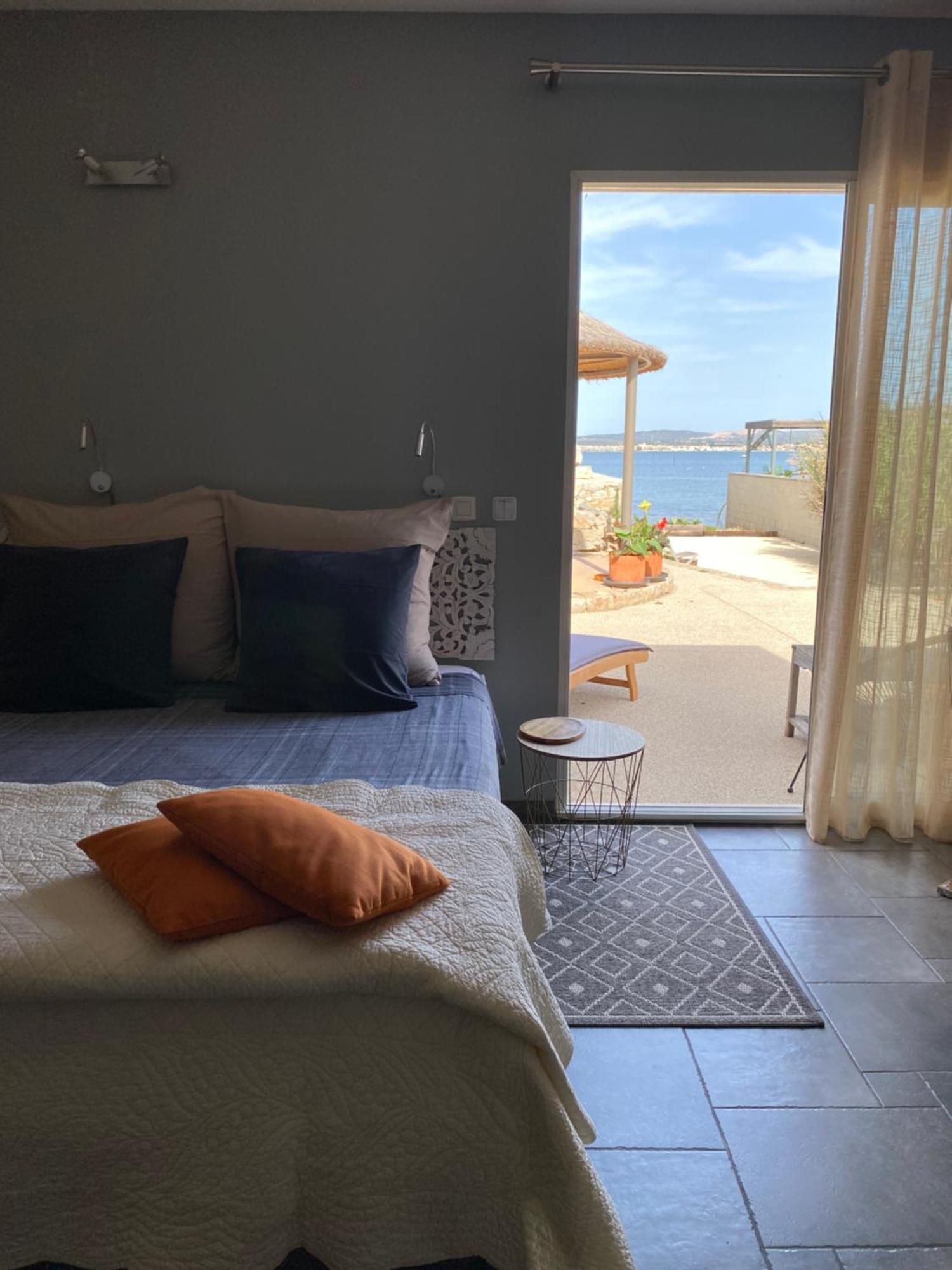 Les Pieds Dans L'Eau Bed & Breakfast Sete Bagian luar foto