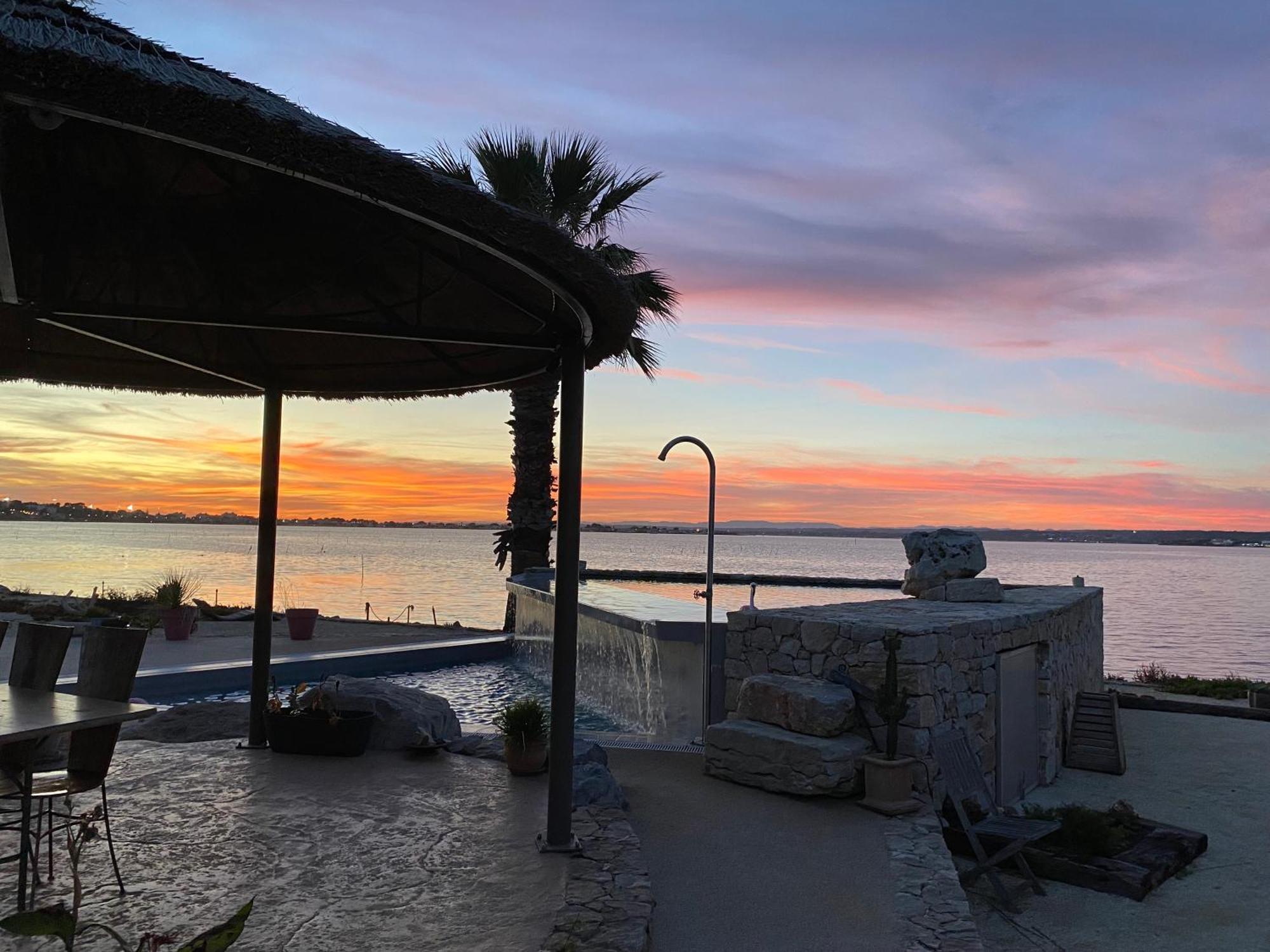 Les Pieds Dans L'Eau Bed & Breakfast Sete Bagian luar foto